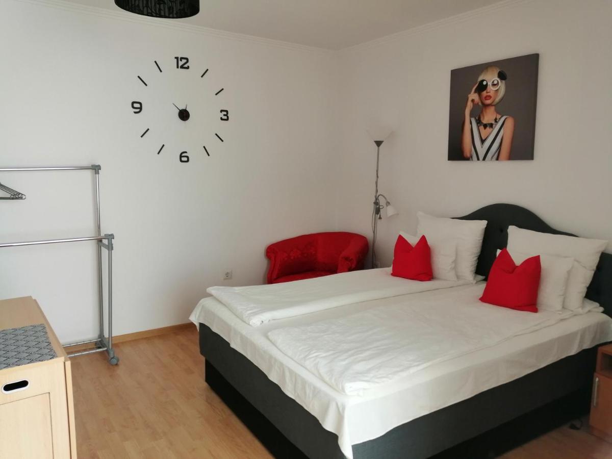 Violet House Apartment Turda Ngoại thất bức ảnh