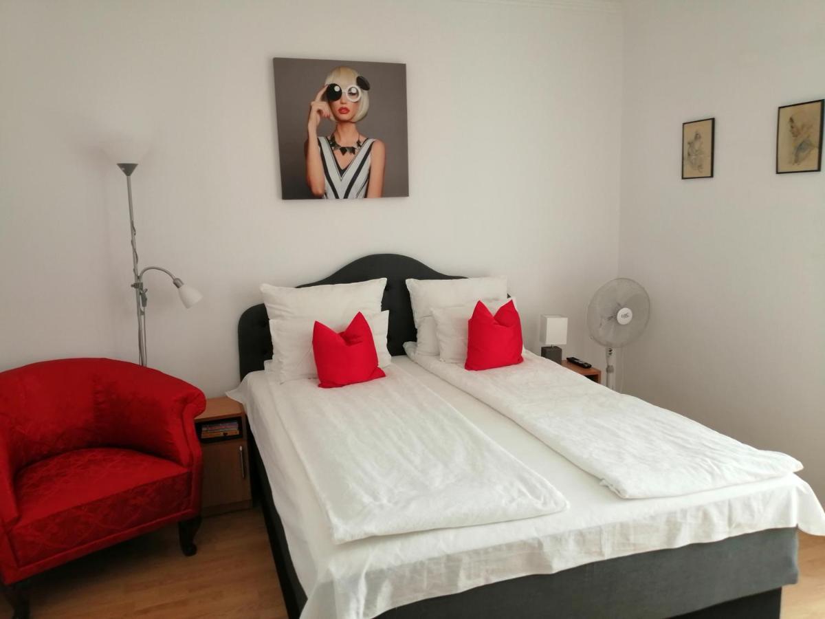 Violet House Apartment Turda Ngoại thất bức ảnh