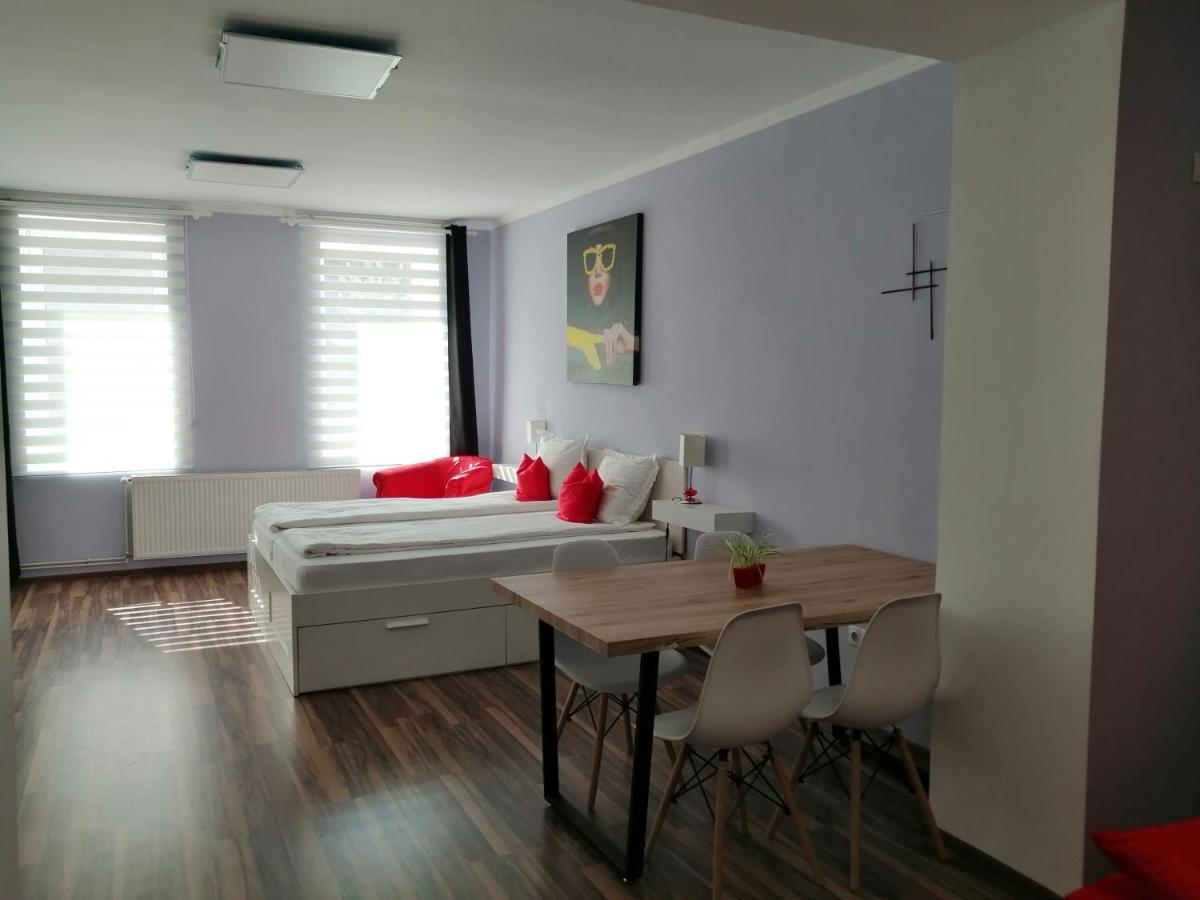 Violet House Apartment Turda Ngoại thất bức ảnh