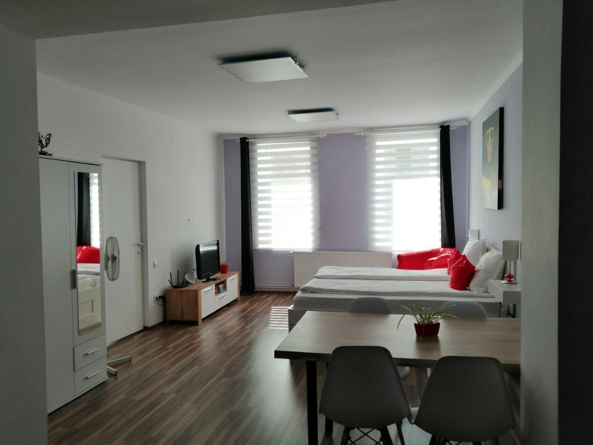 Violet House Apartment Turda Ngoại thất bức ảnh